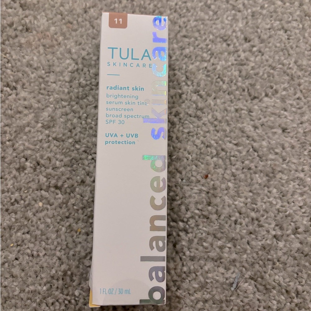 Radiant Skin Brightening Serum Skin Tint SPF 30 11 Light Medium Neutral